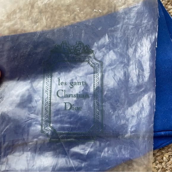 Vintage Christian Dior Suede Gloves Size 6.5, Electric Blue - Never worn! - Picture 5 of 7